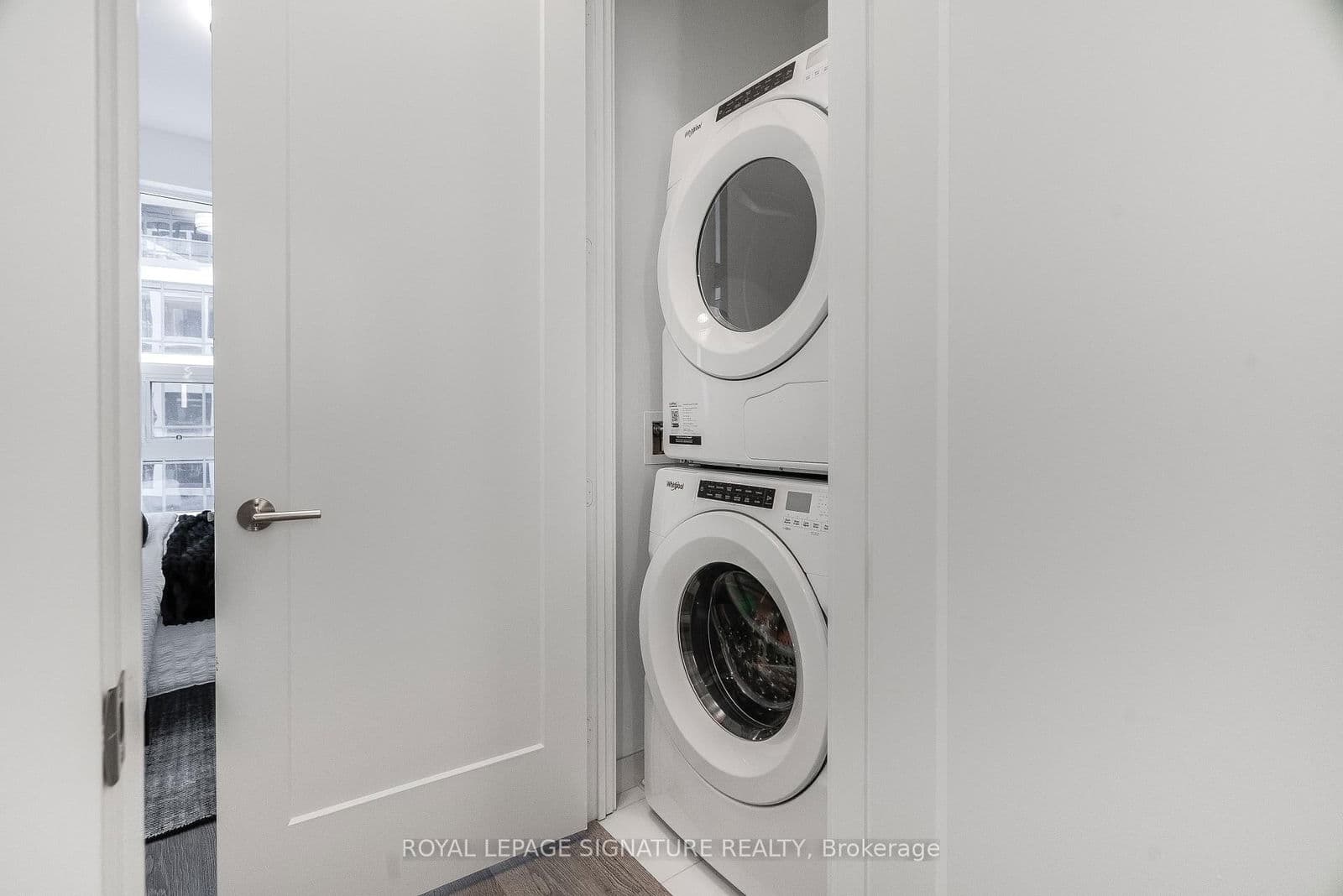 Unit 501 115 Denison Avenue, Toronto, ON M5T 2N1 - photo 20 of 24