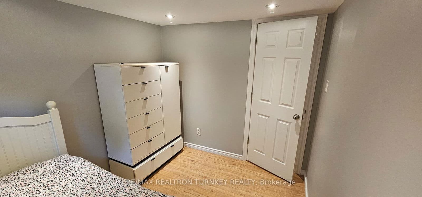 Unit Bsmt 41 Merrylynn Drive, Richmond Hill, ON L4C 5B2 - photo 9 of 12