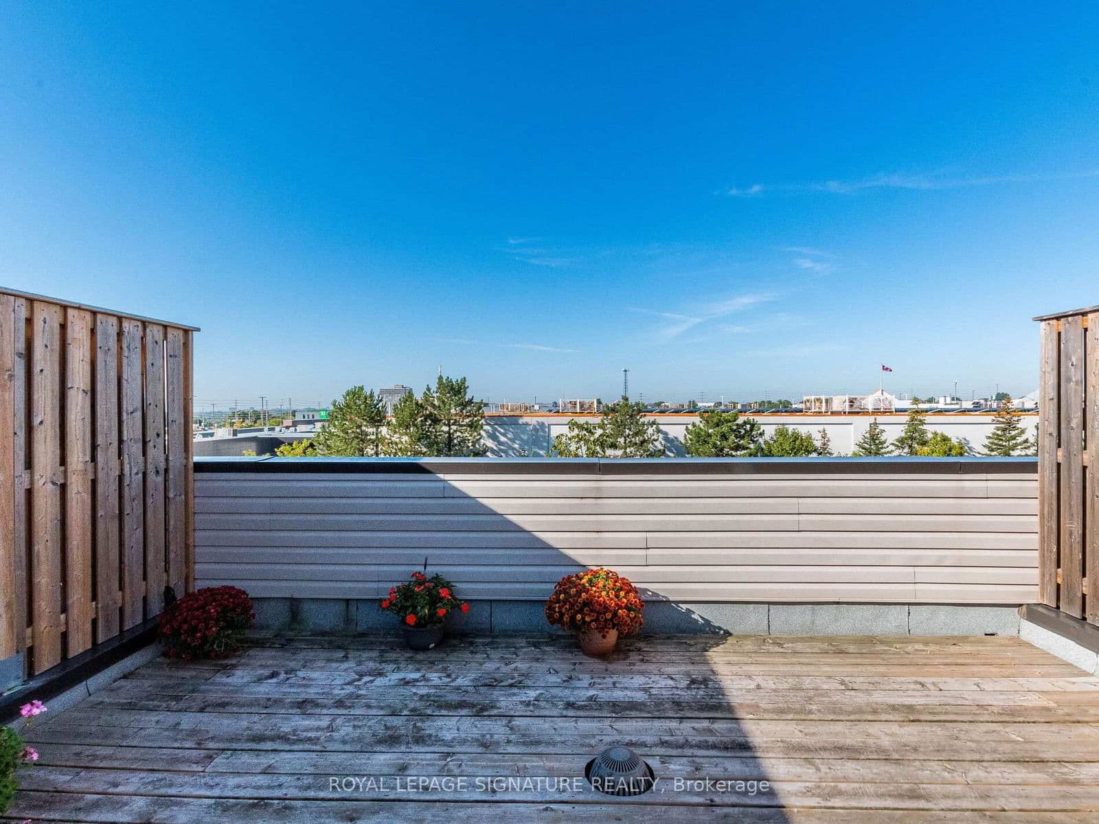 Unit 11 3055 Elmcreek Road, Mississauga, ON L5B 4J9 - photo 37 of 48