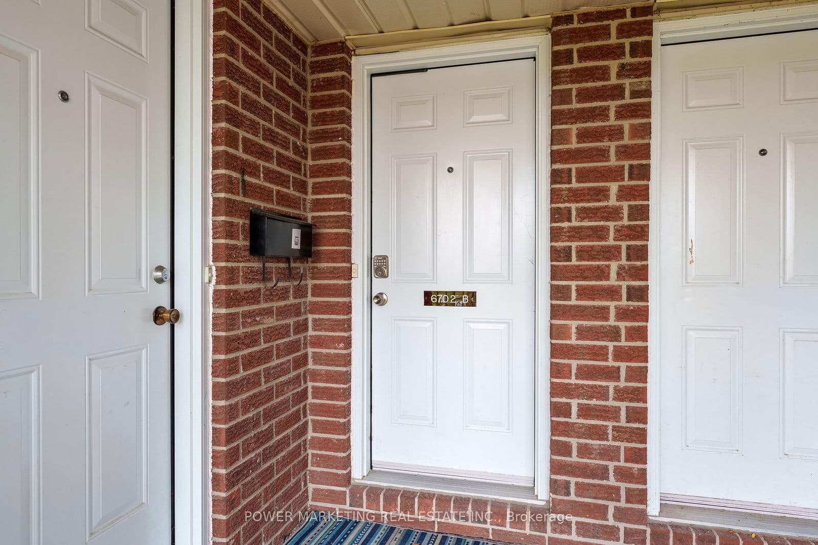 Unit B 6702 Jeanne D'arc Boulevard, Ottawa, ON K1C 6E9 - photo 2 of 27