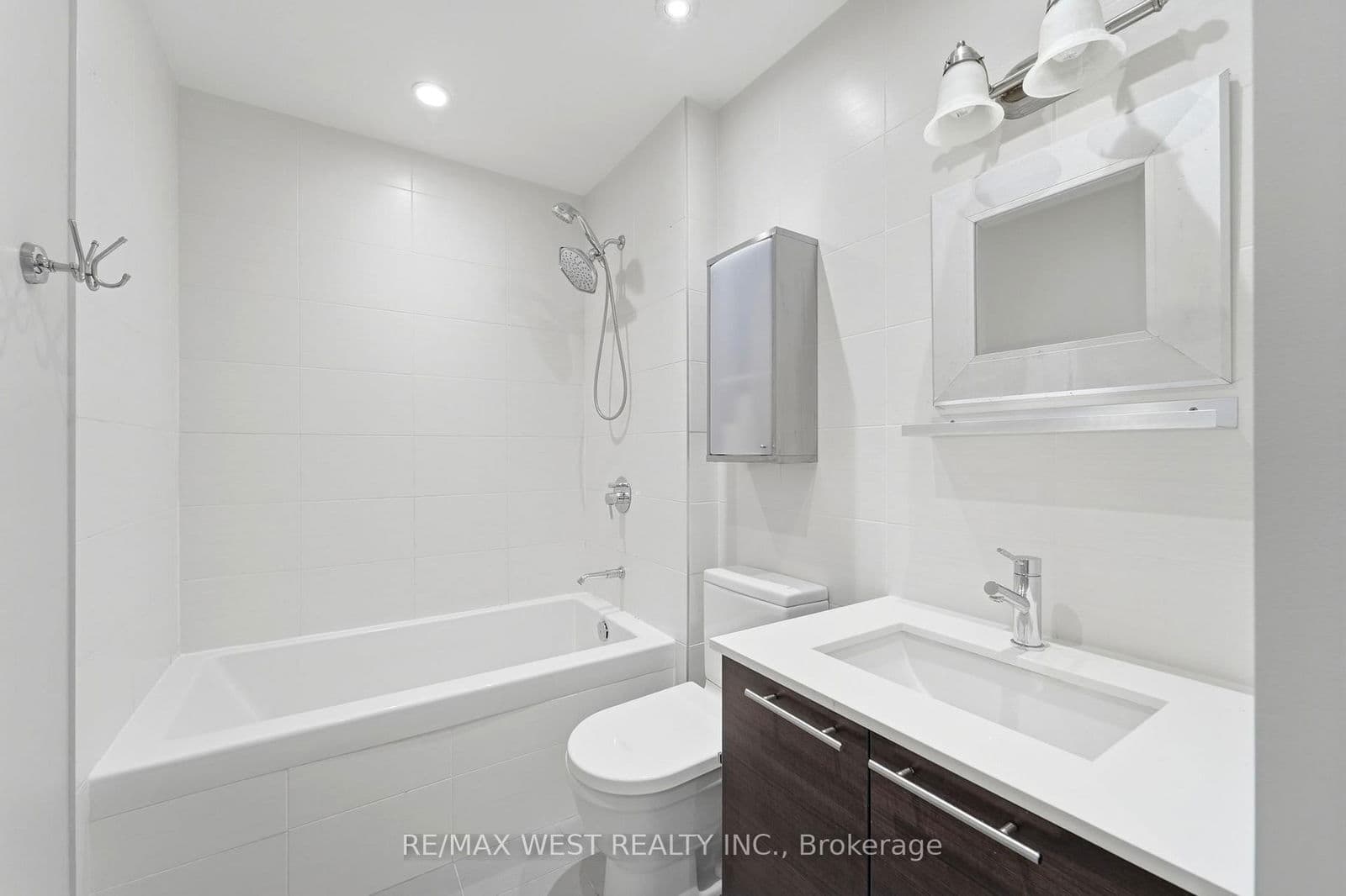 Unit 510 3 Market Street, Toronto, ON M5E 0A3 - photo 4 of 30