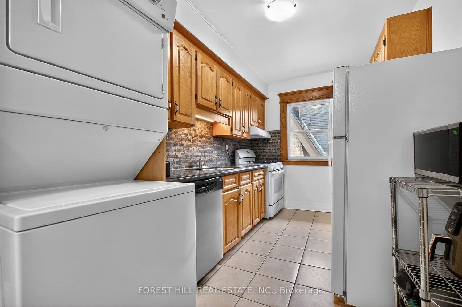 Unit 2nd Floor 416 Palmerston Boulevard, Toronto, ON M6G 2N8 - photo 12 of 25