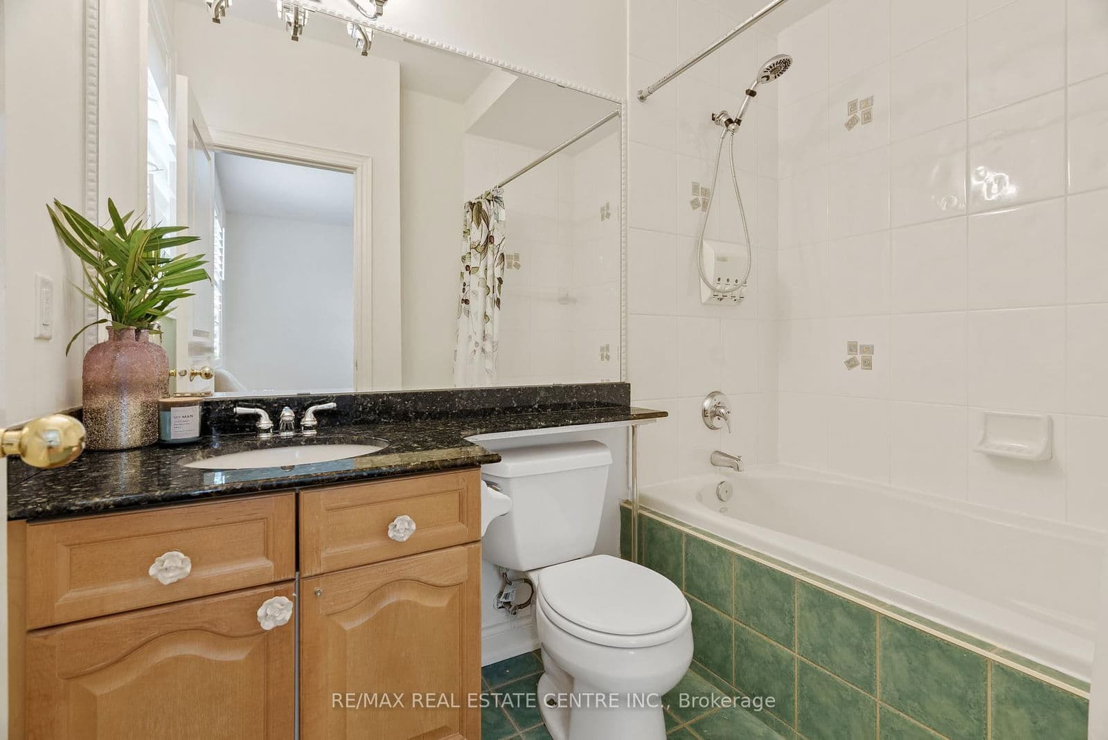 645 Cranleigh Court, Mississauga, ON L5H 4L4 - photo 33 of 49